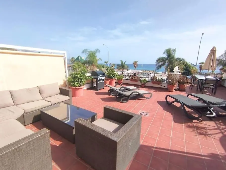 First Beach Line Apartment With 3 Bedrooms And Parking, نيرخا