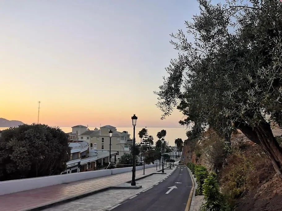 First Beach Line Apartment With 3 Bedrooms And Parking, نيرخا