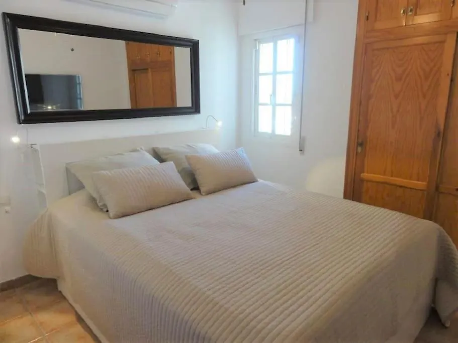 First Beach Line Apartment With 3 Bedrooms And Parking, نيرخا إسبانيا