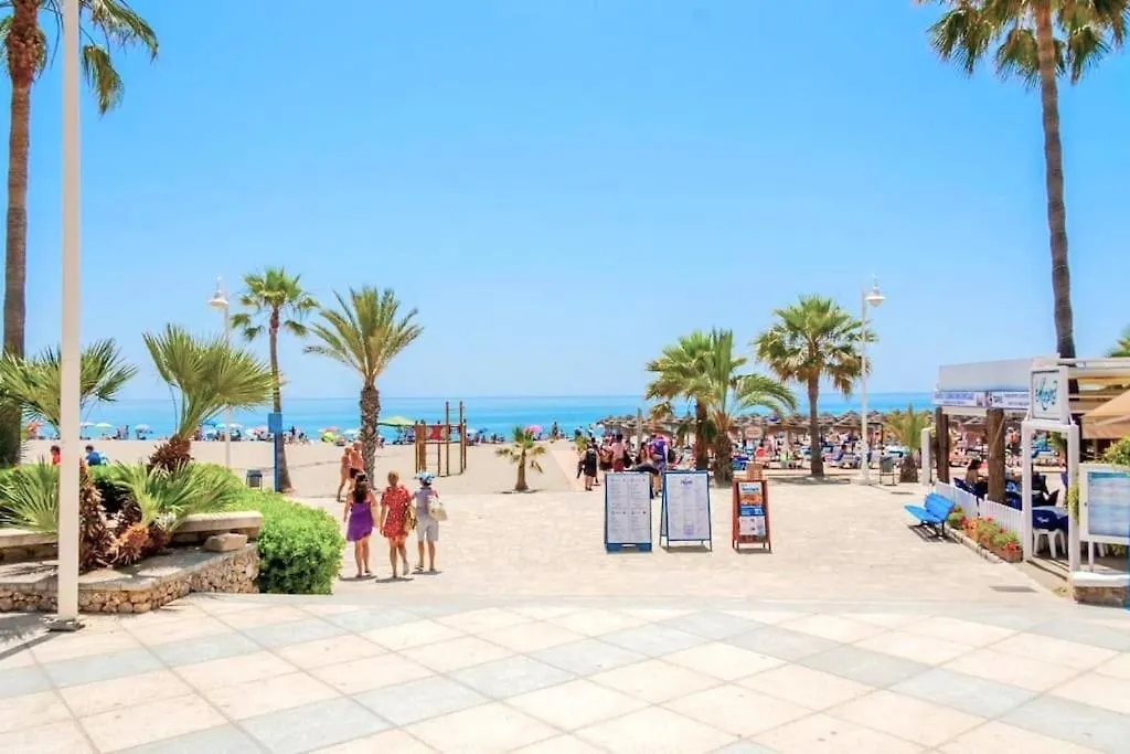 First Beach Line Apartment With 3 Bedrooms And Parking, Nerja