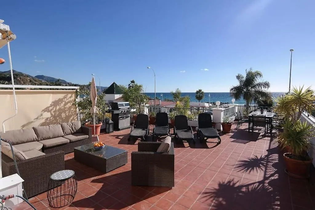 First Beach Line Apartment With 3 Bedrooms And Parking, Nerja
