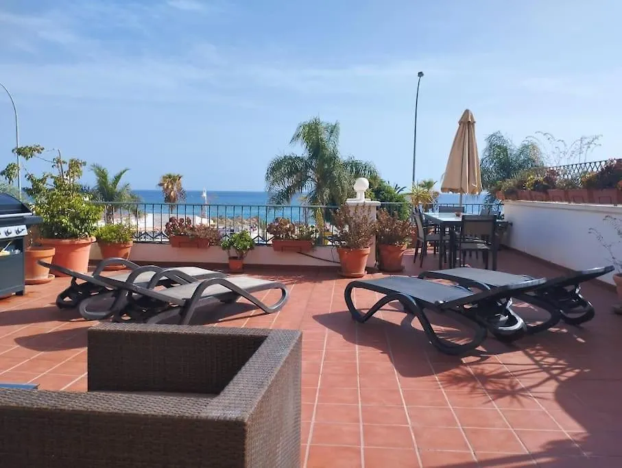 First Beach Line Apartment With 3 Bedrooms And Parking, Nerja